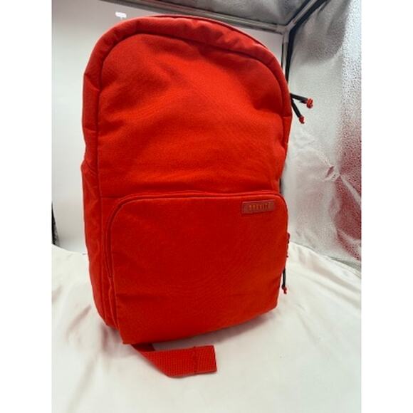 Brevitē The Backpack Red Minimalist Everyday Travel Laptop Bag - Picture 3 of 16